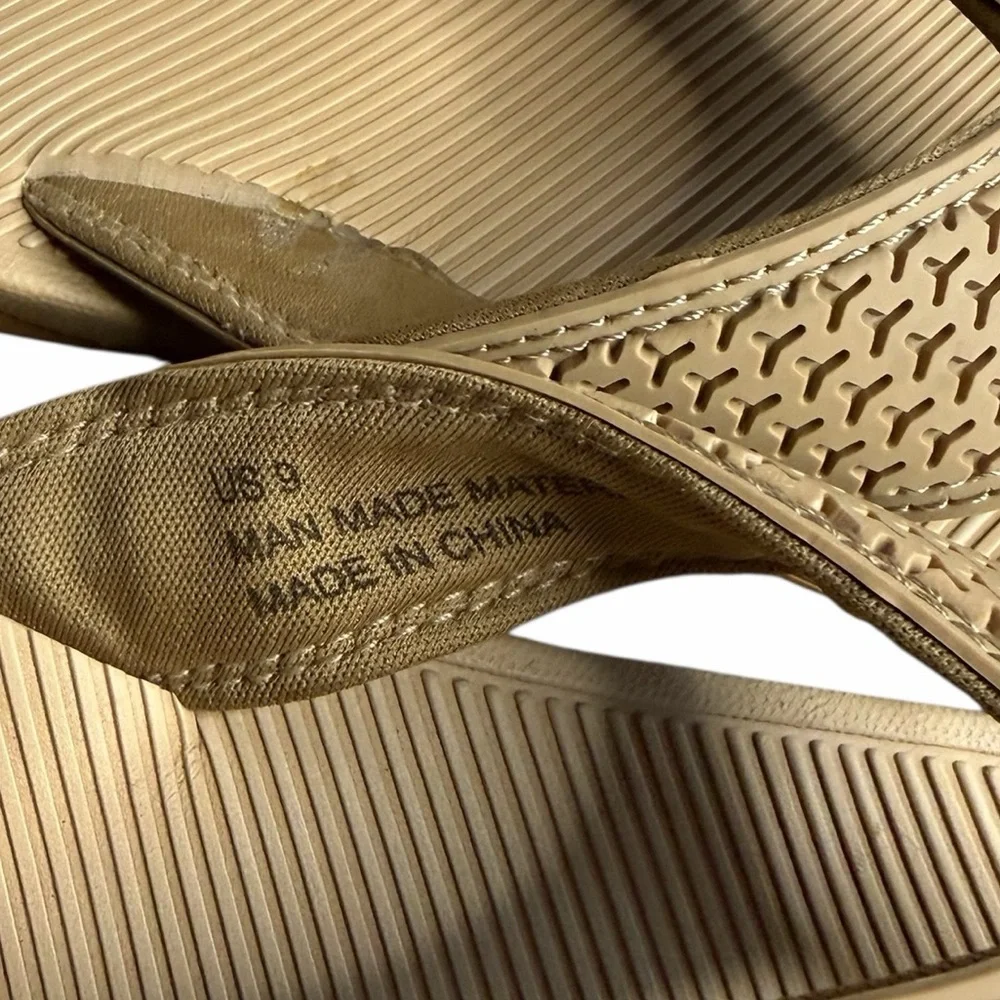 Frogg Toggs Flip Flops Tan Sandals Mens Size 9 Beach‎ NWOT